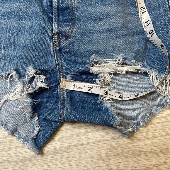 Levi’s 501 Short Raw Hen Destroyed Blue Jean Shorts Button Fly Womens size W26 - Picture 12 of 12